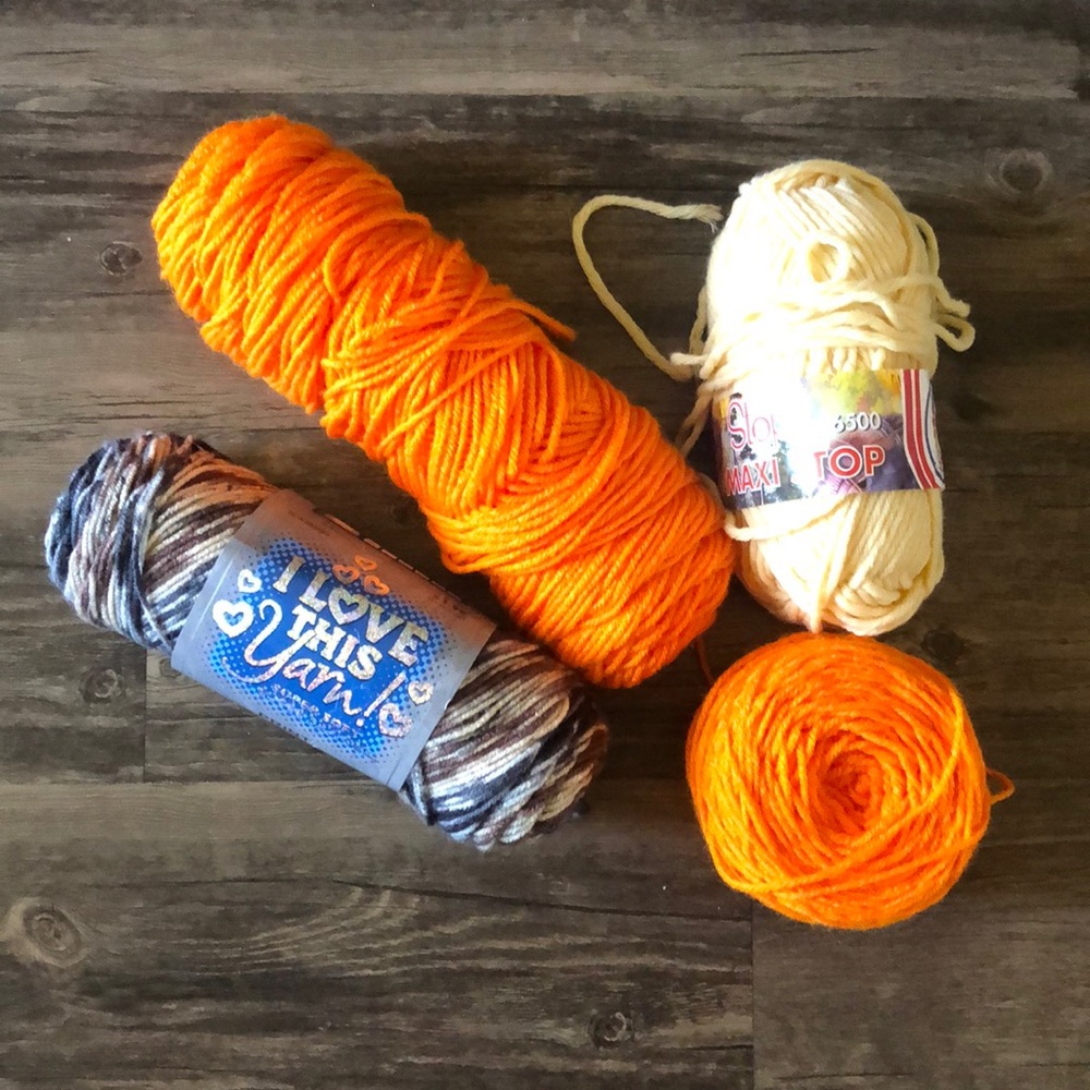 4-Pack Bundle of Yarn - Picture 1 of 7